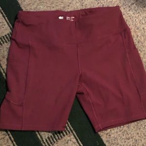 Iuga brand size Xl bike shorts. NWT. Burgundy color